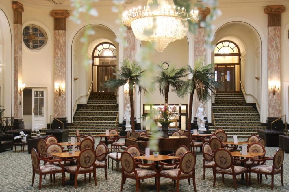 Adelphi Hotel 56/69
