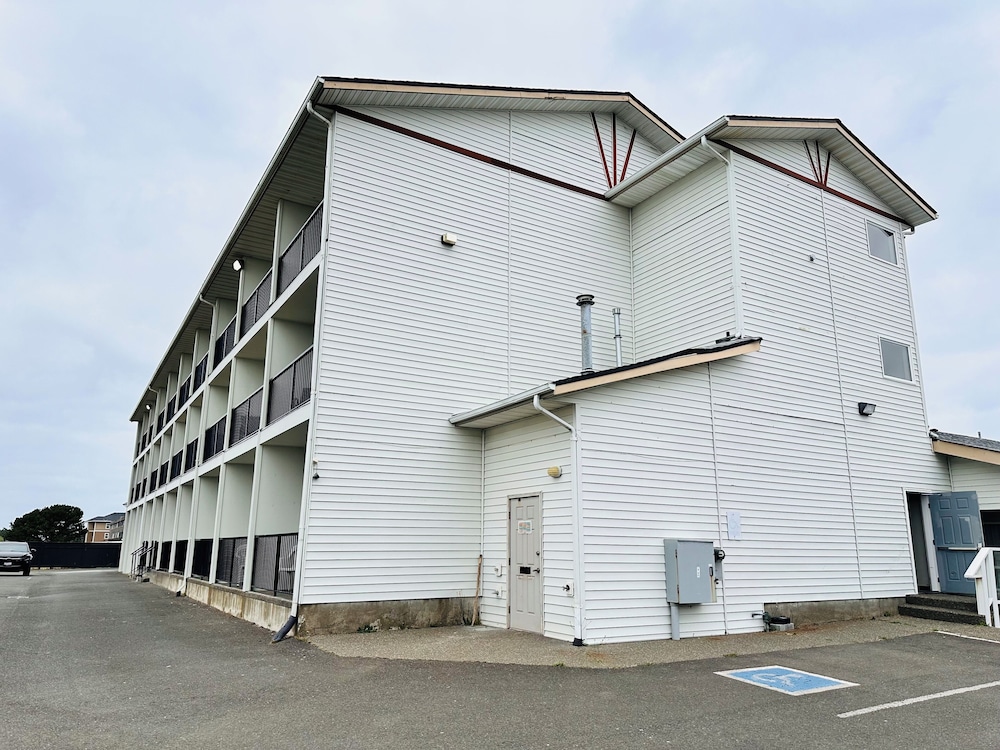 Coratel Inn and Suites By Jasper Ocean Shores 44/50