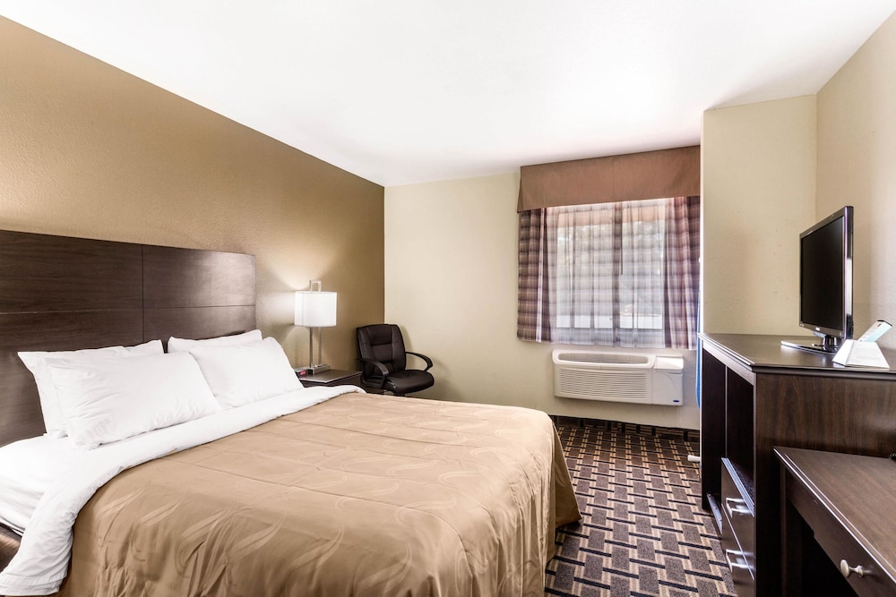 ROOM, QUEEN BED, ACCESSIBLE