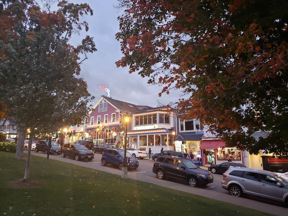 The Inn on Mount Desert 59/66