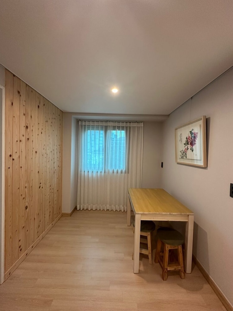 R Guesthouse 43/74