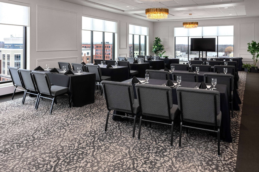 Legacy Hotel Trademark Collection by Wyndham 35/40