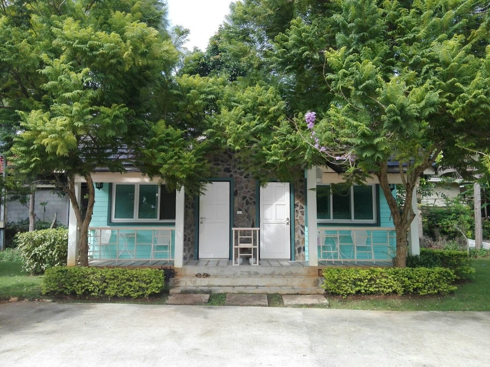 Cottages At Hill Resort 4/50
