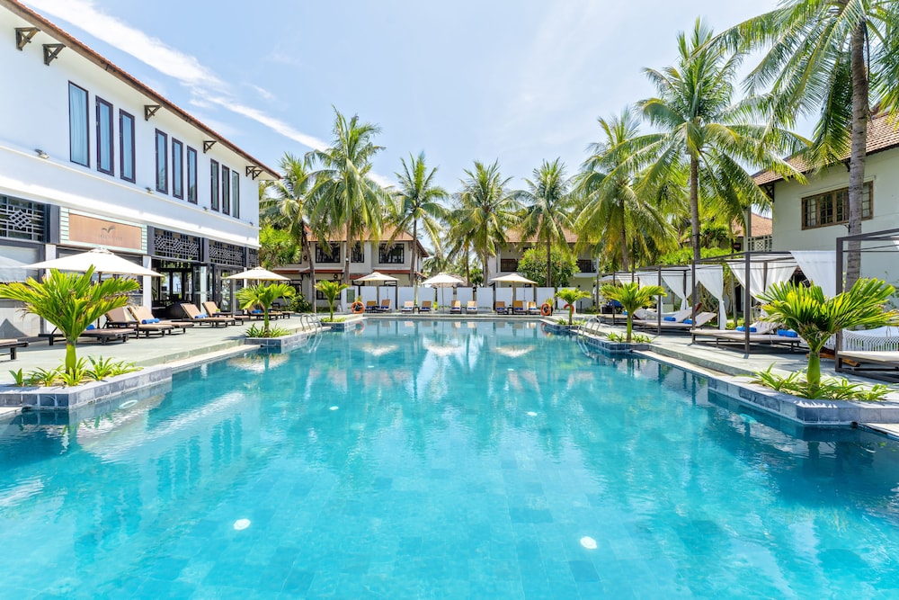 Hoi An Beach Resort 64/70