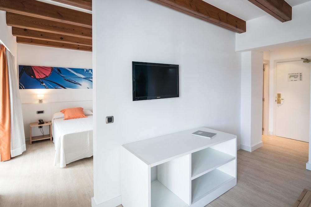 THB Ocean Beach - Adults Only 31/50