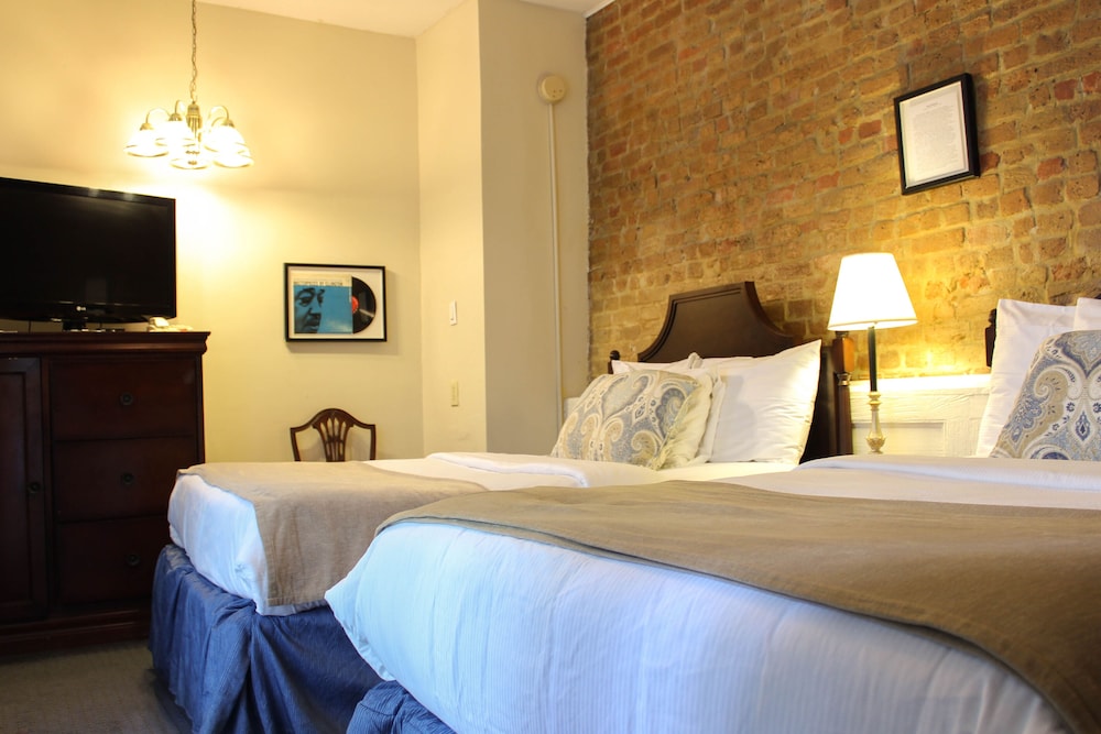 Hotel St Pierre French Quarter 22/78
