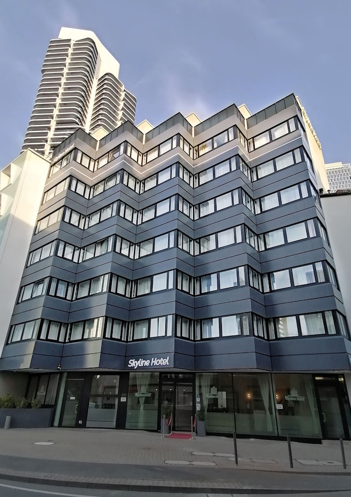 Skyline Hotel 4/66
