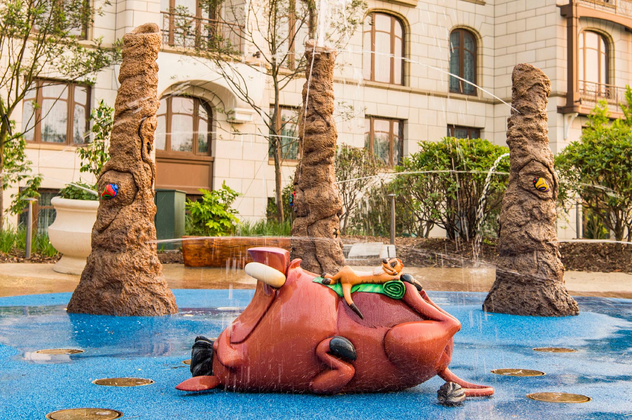 Disneyland Hotel 34/36