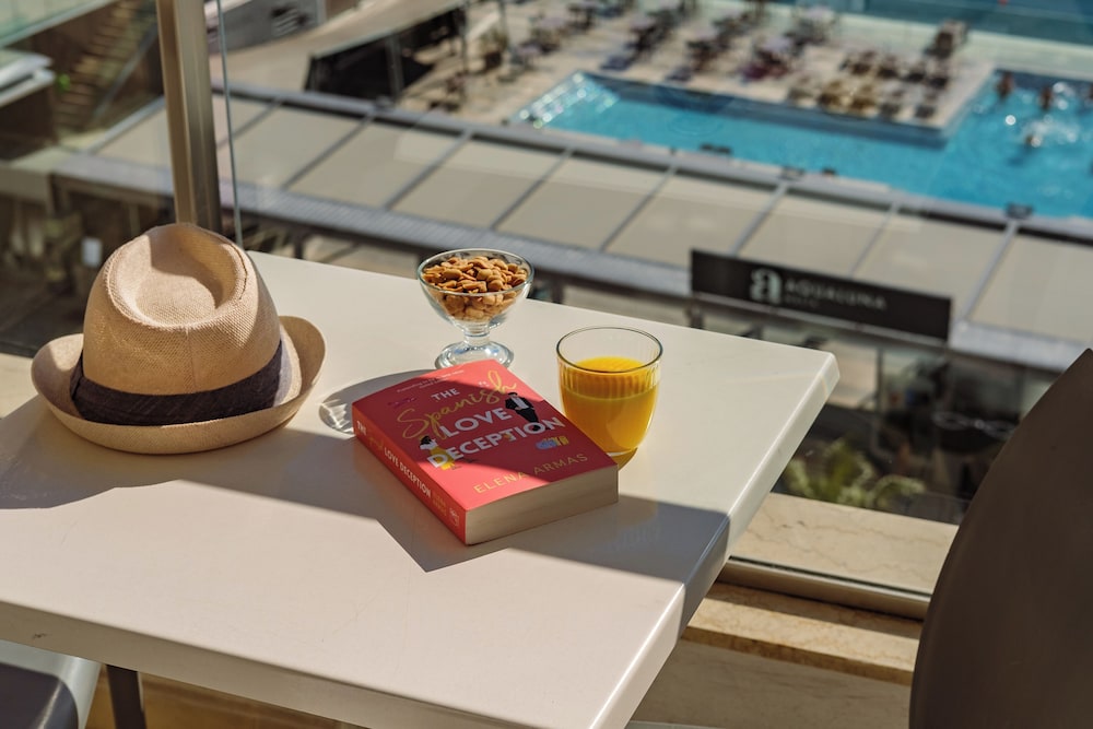 115 The Strand Hotel And Suites 29/49