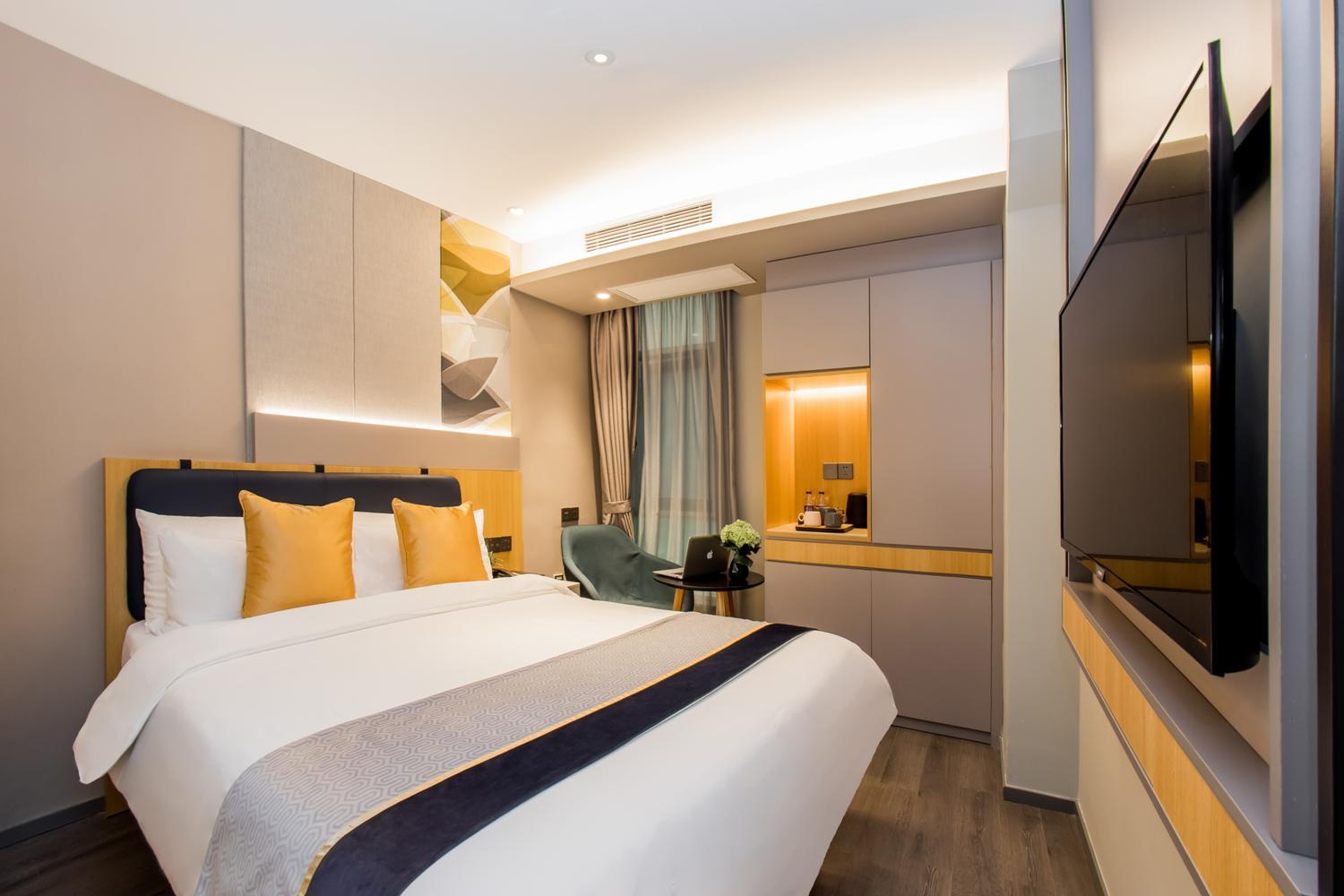 Business, Queen Bed