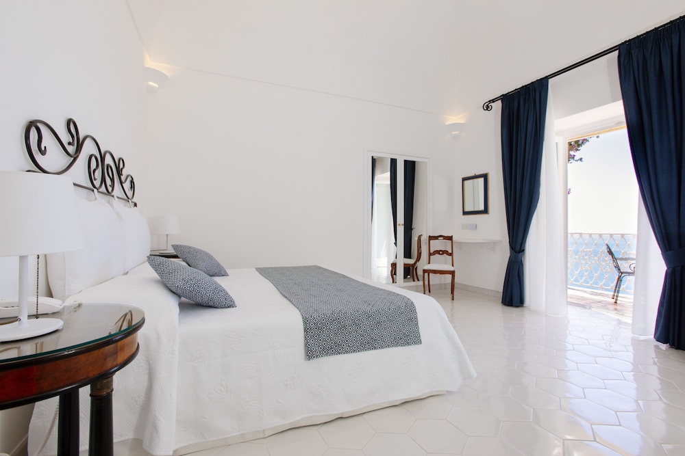 JUNIOR, TRIPLE, SEA VIEW, TERRACE