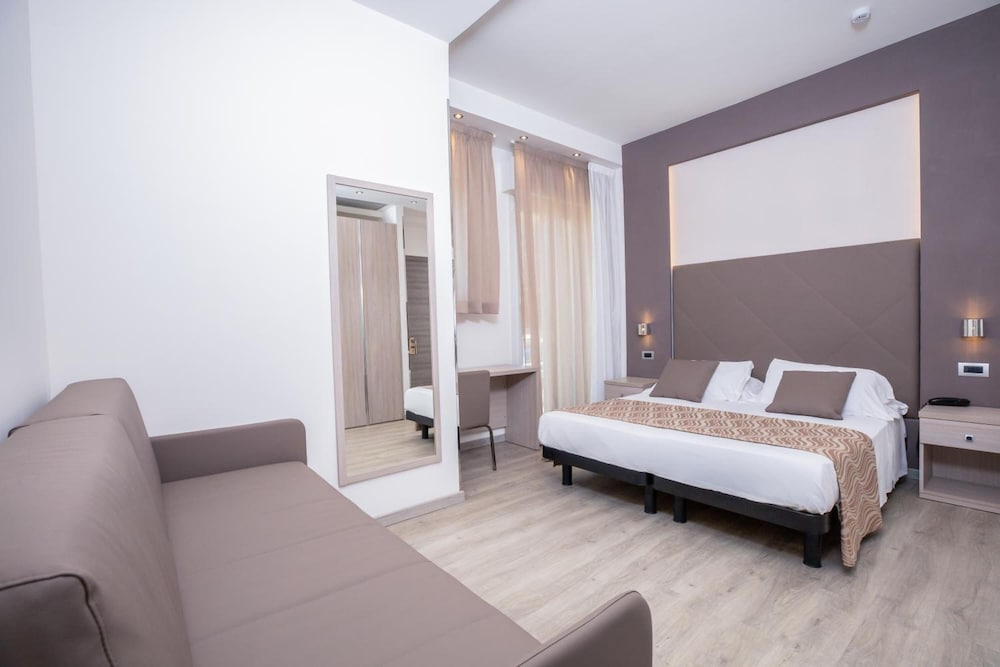 Hotel Baby 17/50