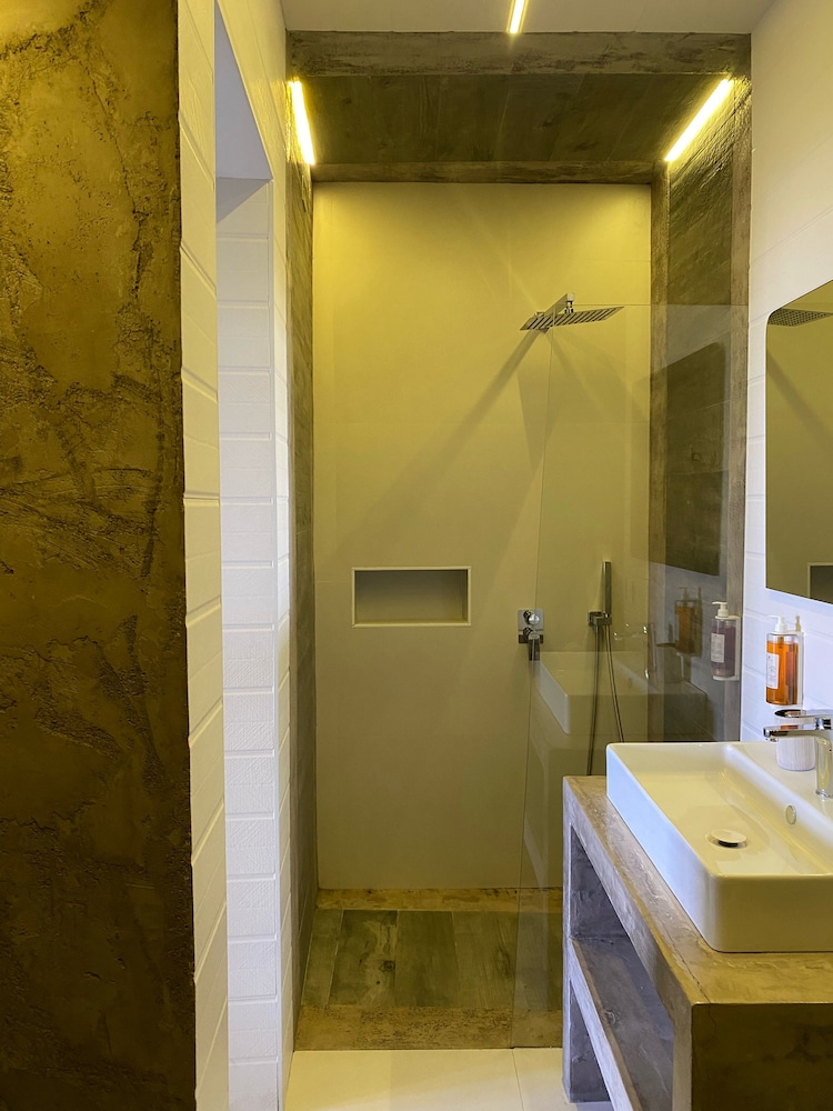 2 BEDROOMS, TOWER, JUNIOR SUITE, SEA VIEW