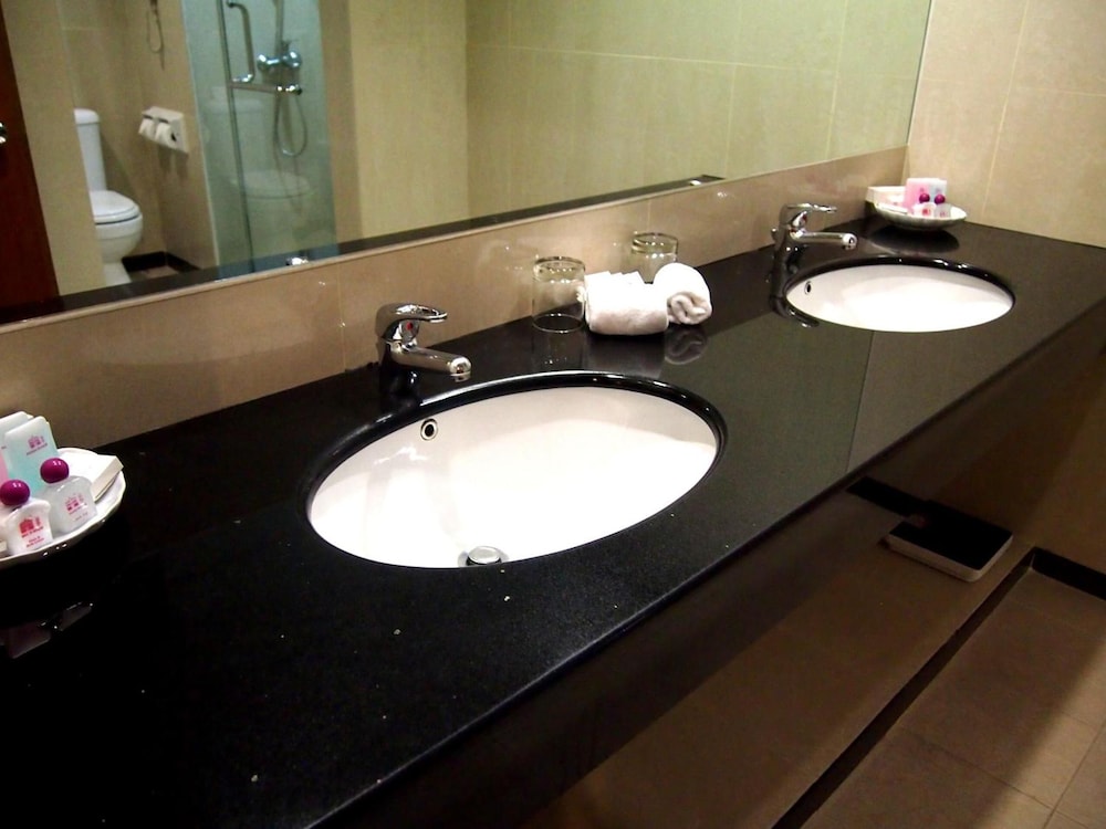 Hotel Royal Singapore 57/70
