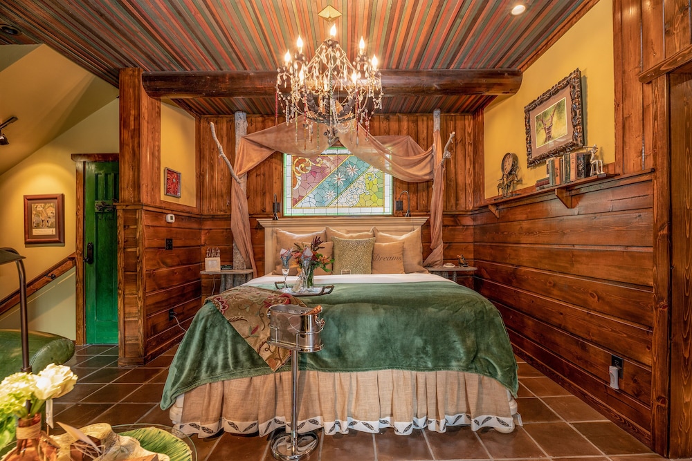 Highland Haven Creekside Inn 21/50
