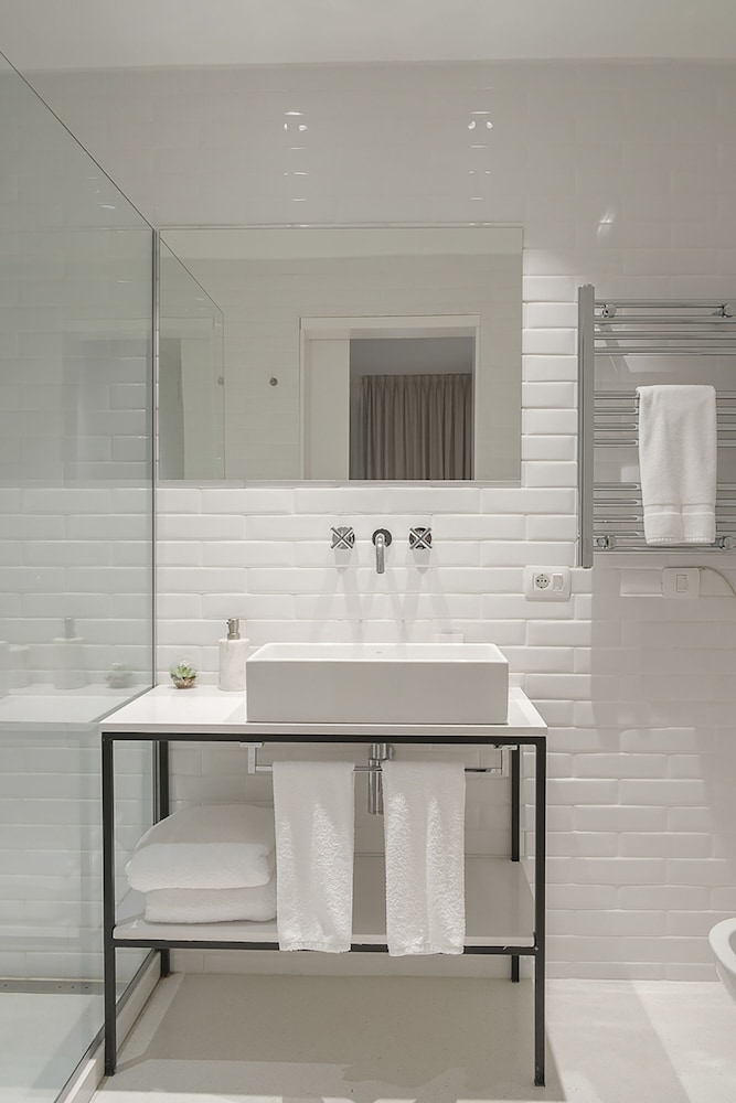 Charco Hotel 48/50