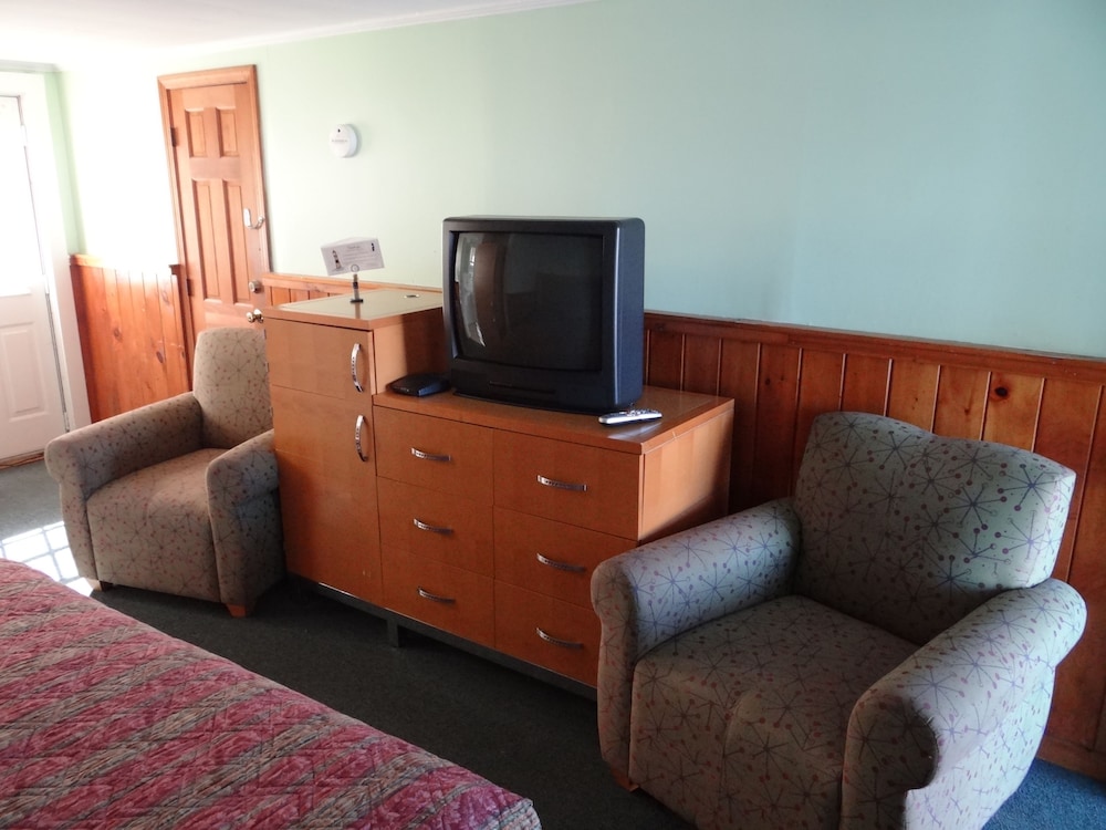 Jonathan Edwards Motel 46/65