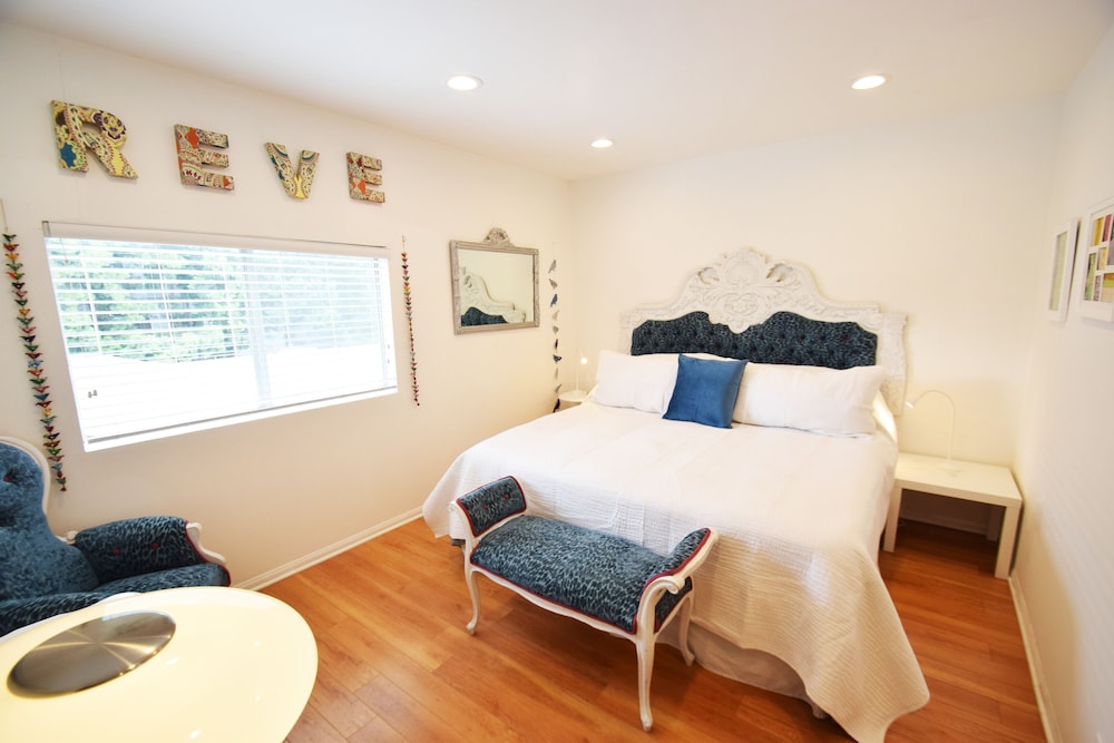 Boutique Hotel 444 44/73