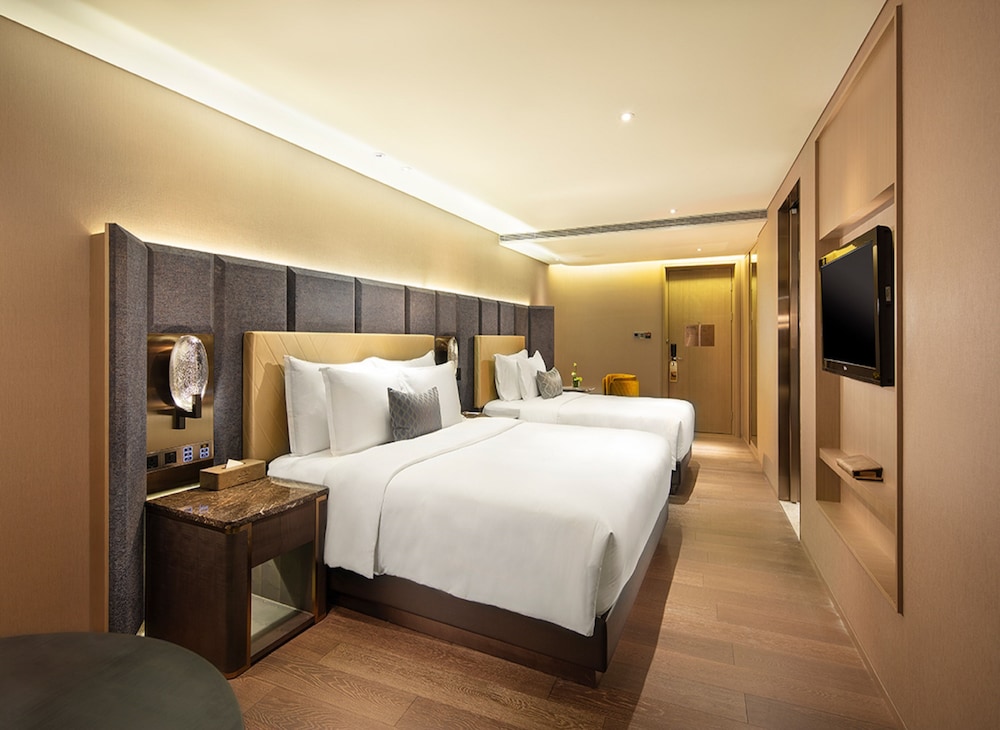 Grand Bay Hotel Zhuhai 11/50