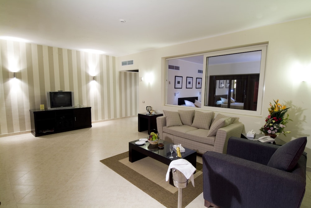 Fort Arabesque Beach Resort 30/50