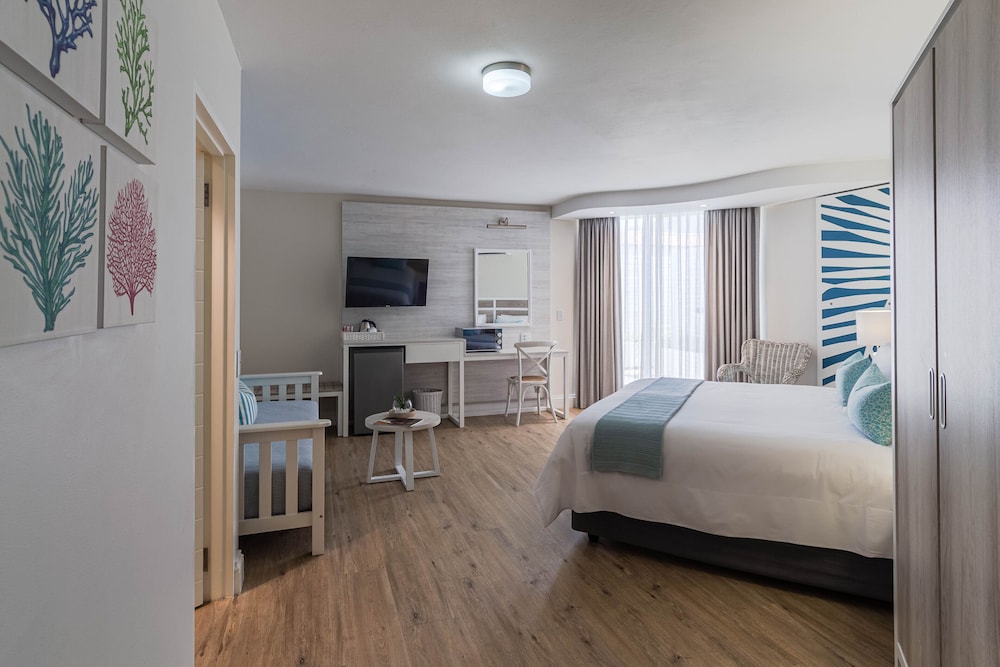 BAYVIEW HOTEL 17/75