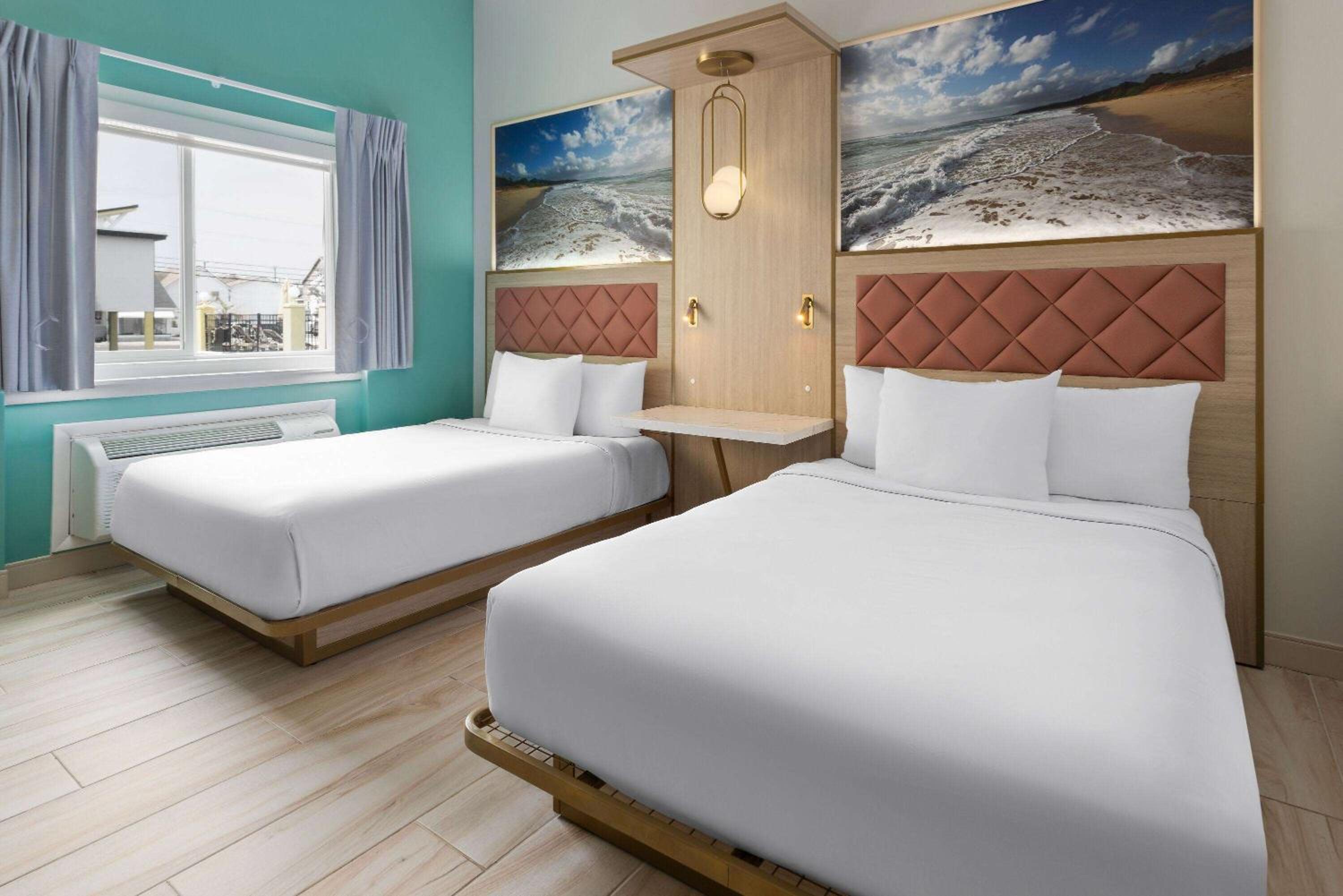 غرفة بسريرين كوين لذوي الإعاقة، The Vibes Hotel, Trademark Collection by Wyndham 2/3
