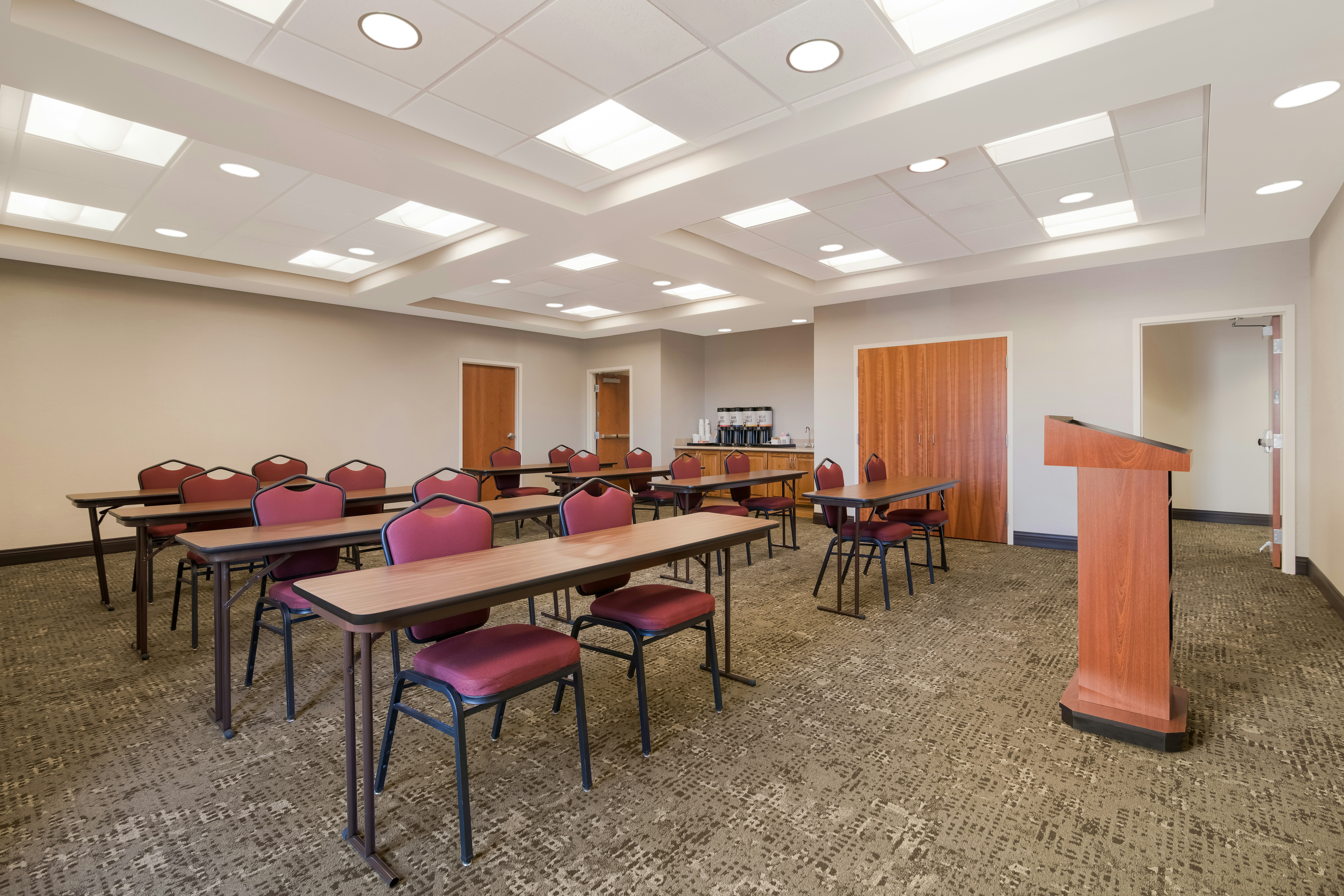 Hampton Inn Suites Plattsburgh 43/47