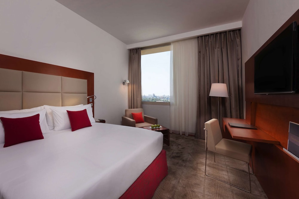 ROOM, DOUBLE BED, POOL VIEW