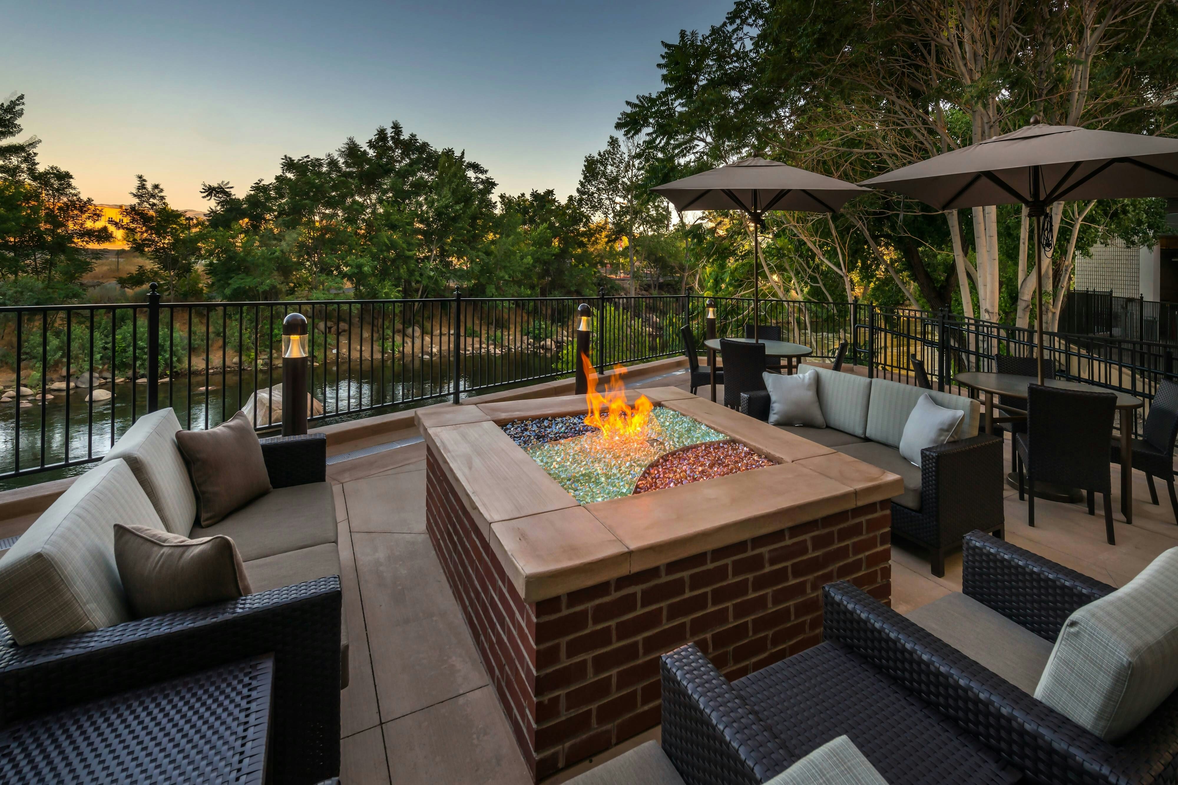 COURTYARD RENO DOWNTOWN/RIVERFRONT 12/20