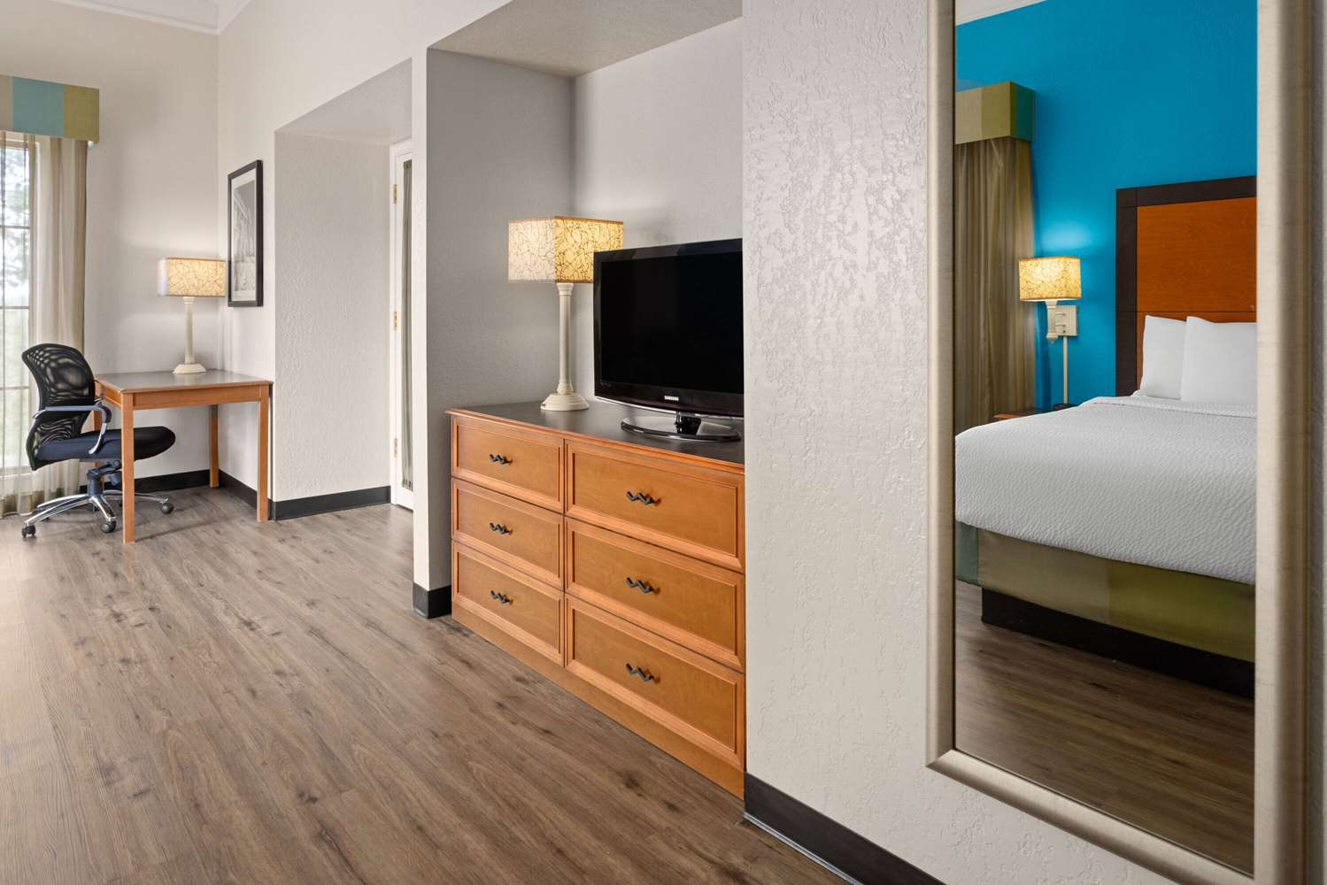 La Quinta Inn by Wyndham Pittsburgh Airport 14/36