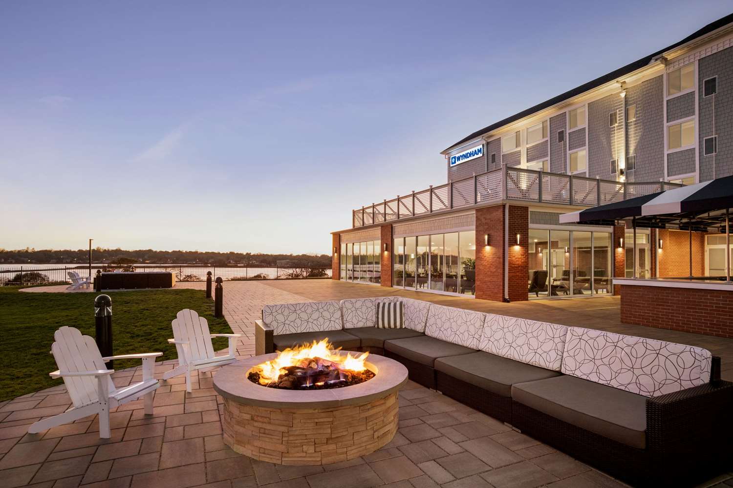Wyndham Newport Hotel 18/19