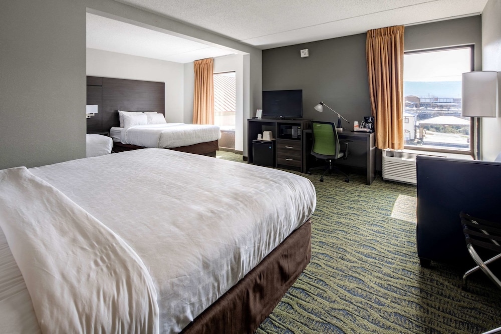 Clarion Inn Near Lookout Mountain 24/53