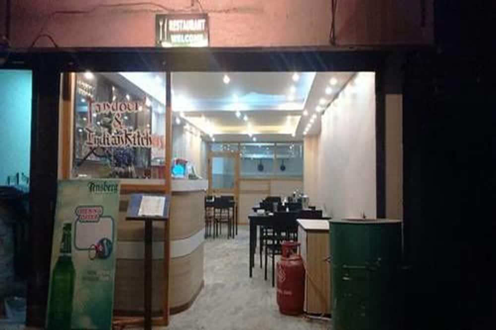 Thamel Trekkers Hotel 13/15