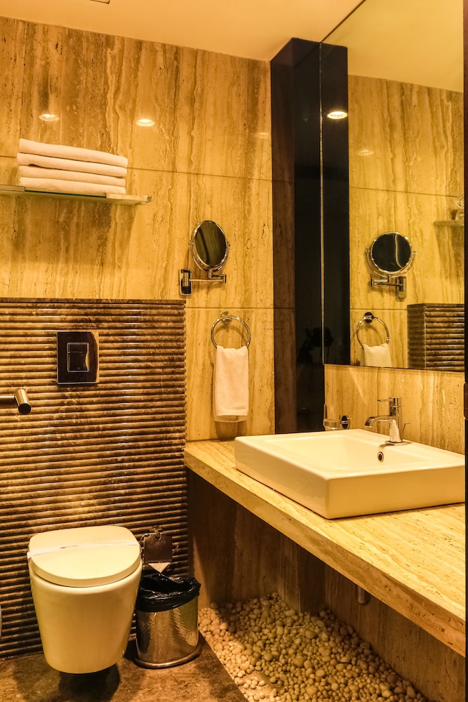 The Nanee Suites New Delhi 31/32