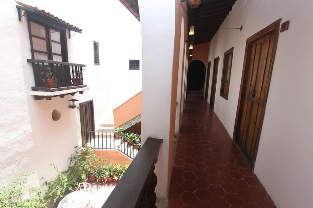 Hosteria Del Frayle 67/69