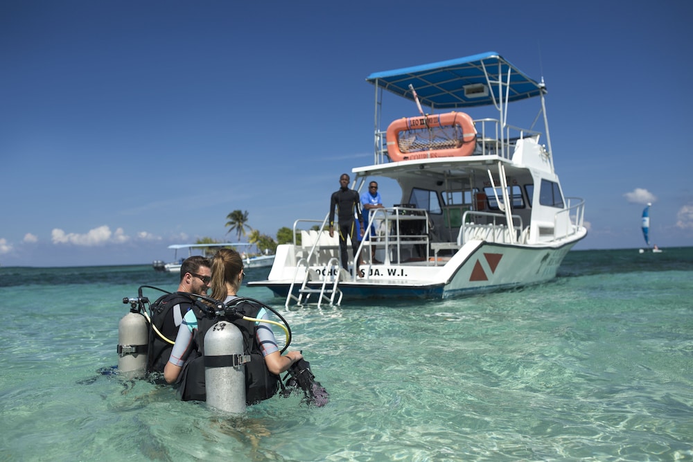 Couples Tower Isle - Adults Only 46/65