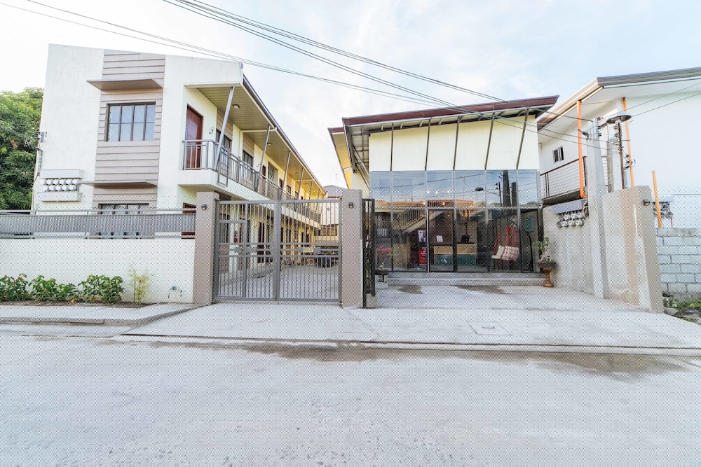 RedDoorz Plus Sindalan San Fernando City 1/41