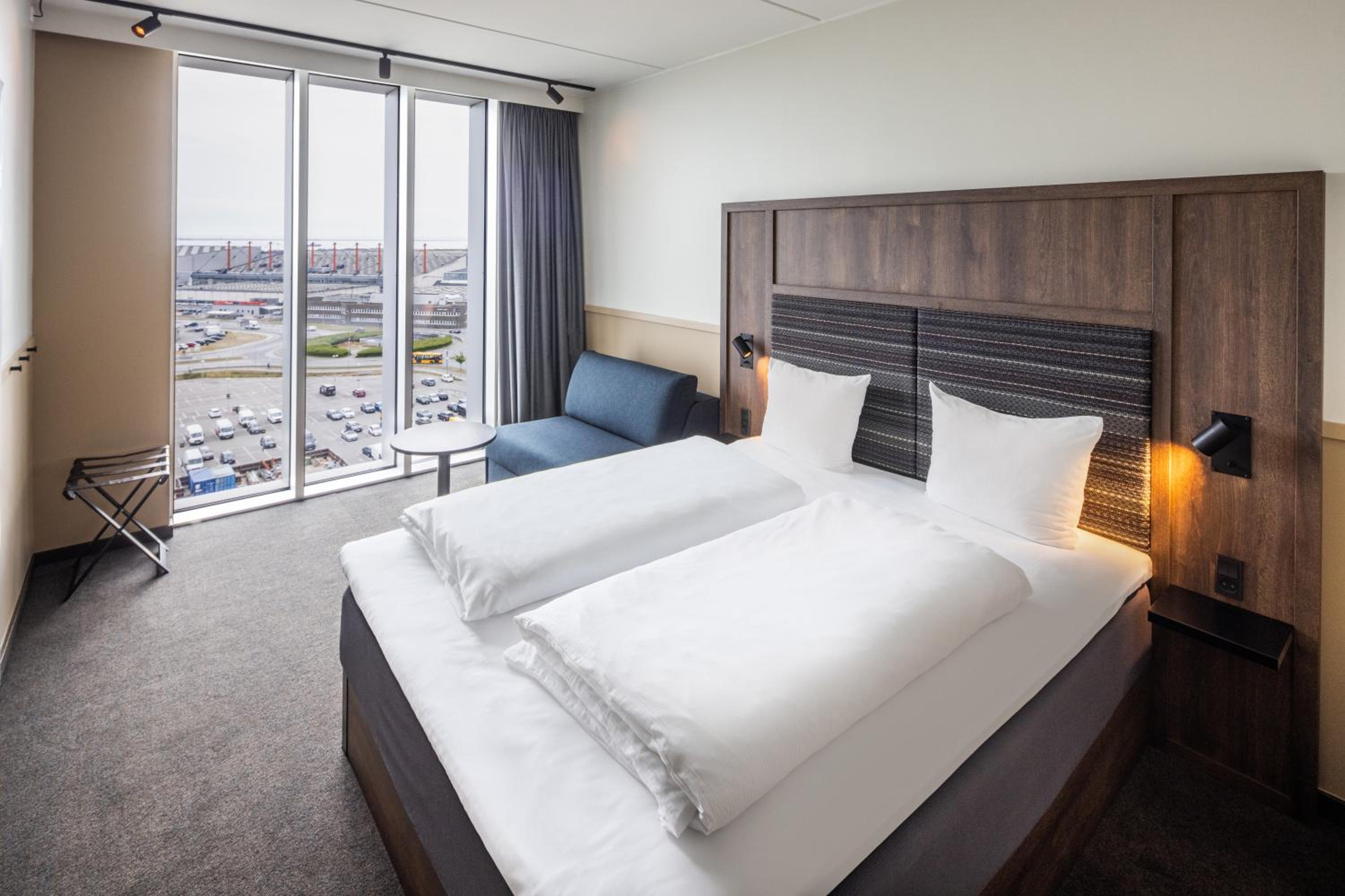 غرفة بسرير مزدوج مع سرير إضافي، Comfort Hotel Copenhagen Airport 2/2