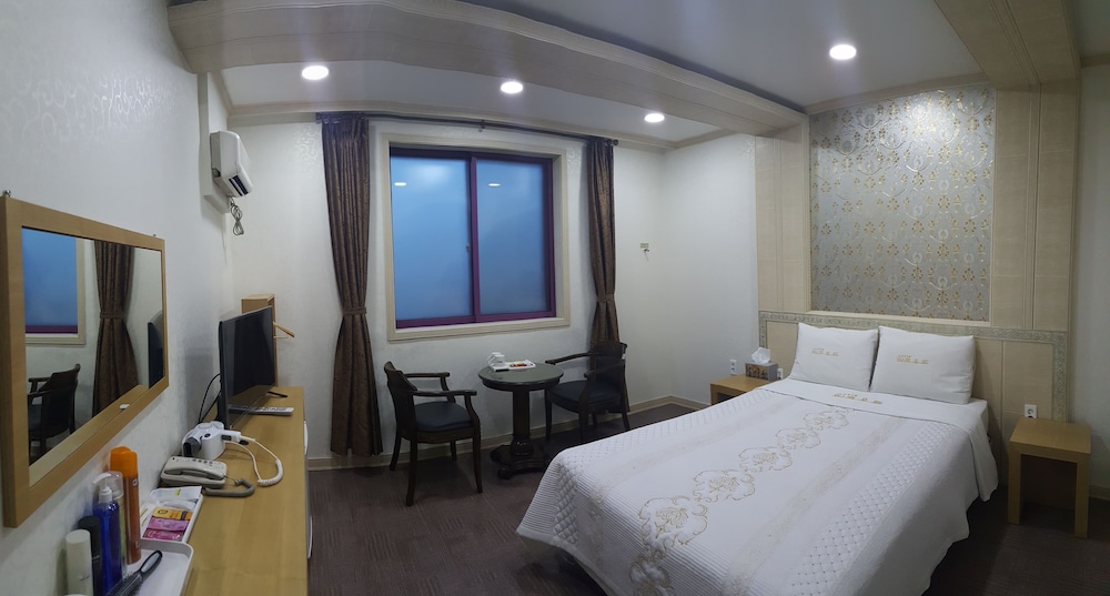 HOTEL PARKWOOD INCHEON AIRPORT 30/70