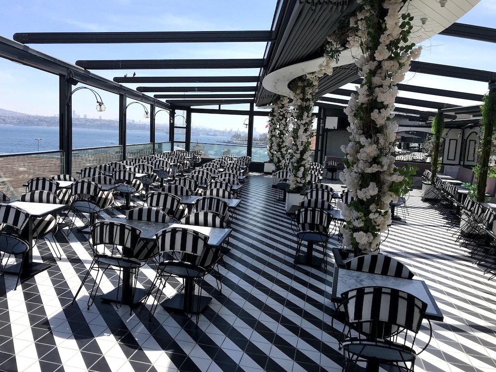 Ferman Port Hotel 32/50