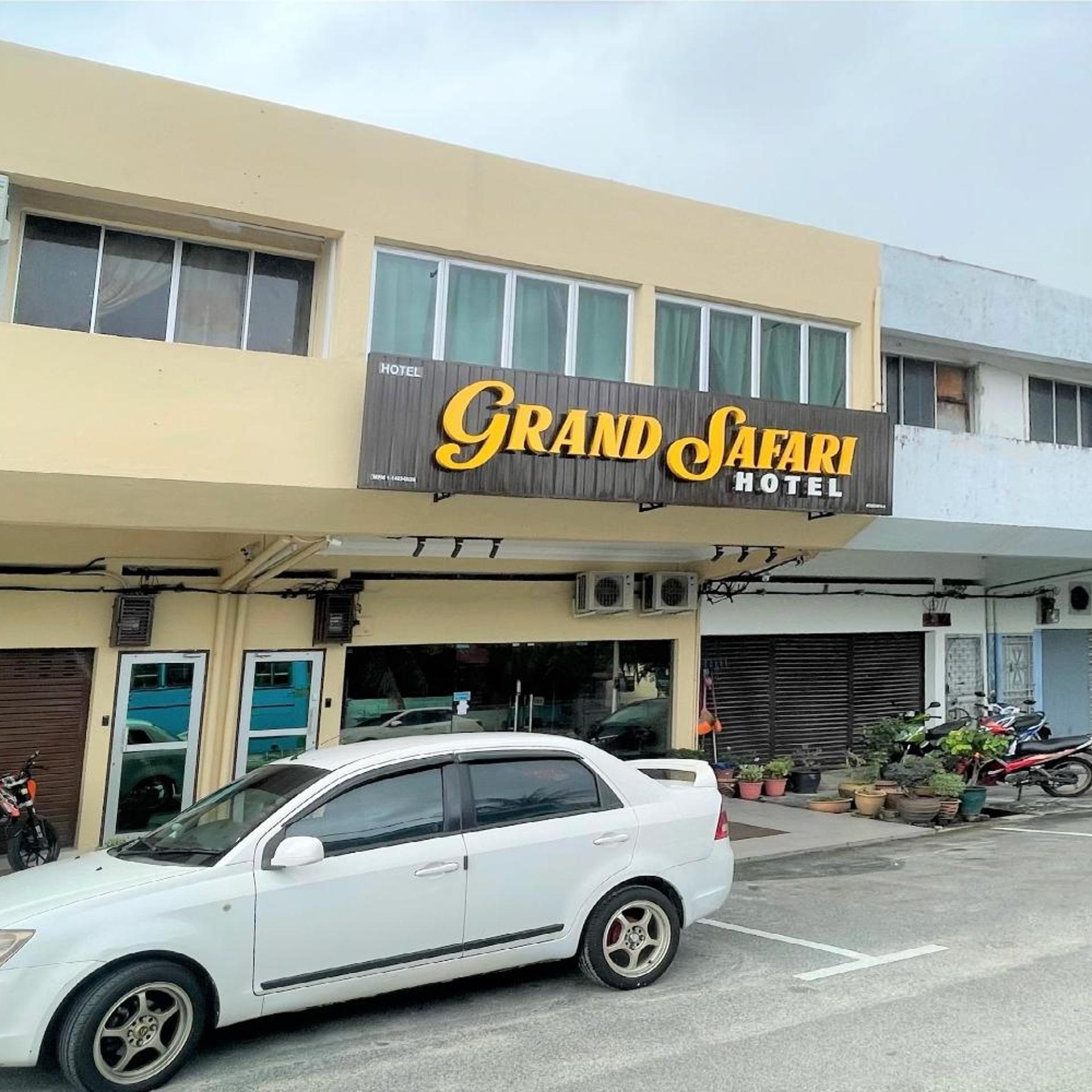OYO 90369 Safari Hotel Lumut 20/25