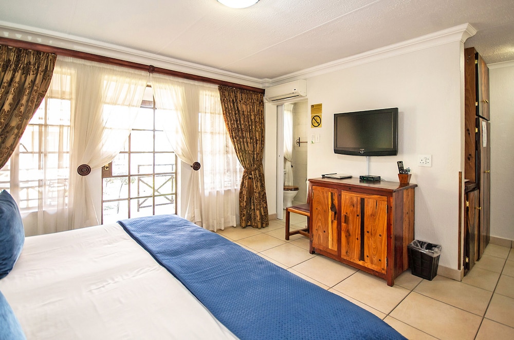 Afrique Boutique Hotel O.R. Tambo 10/50