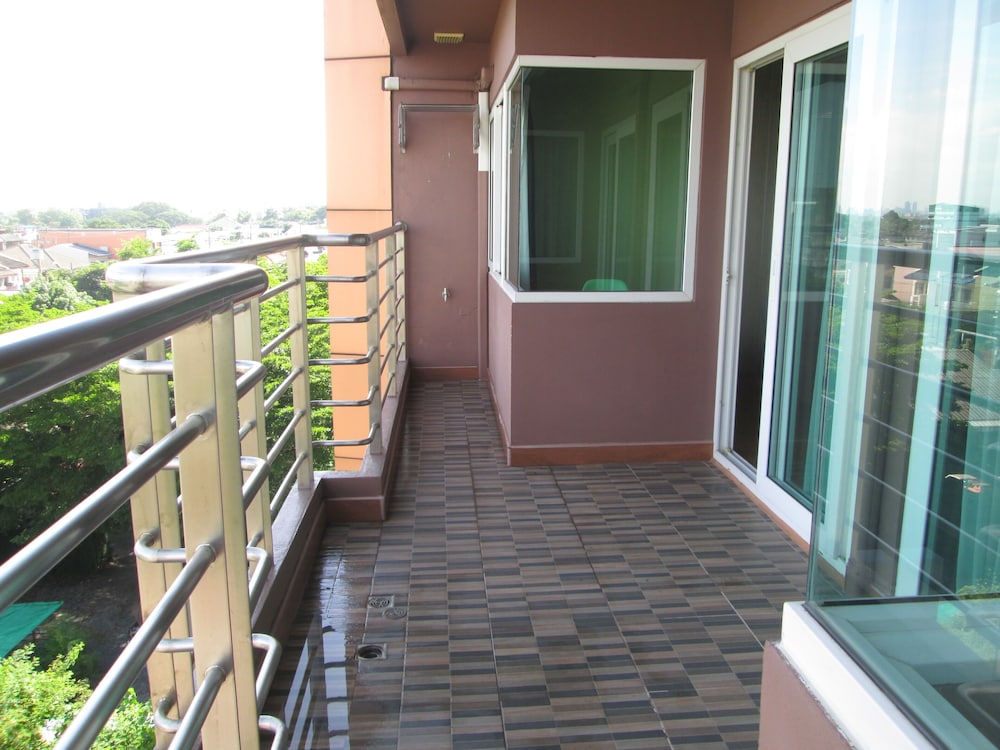 Nest n Rest Hotel 5/34