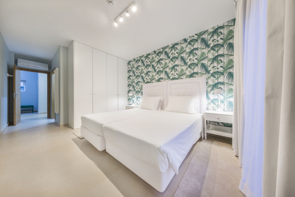 4 BEDROOMS, VILLA, PRIVATE POOL