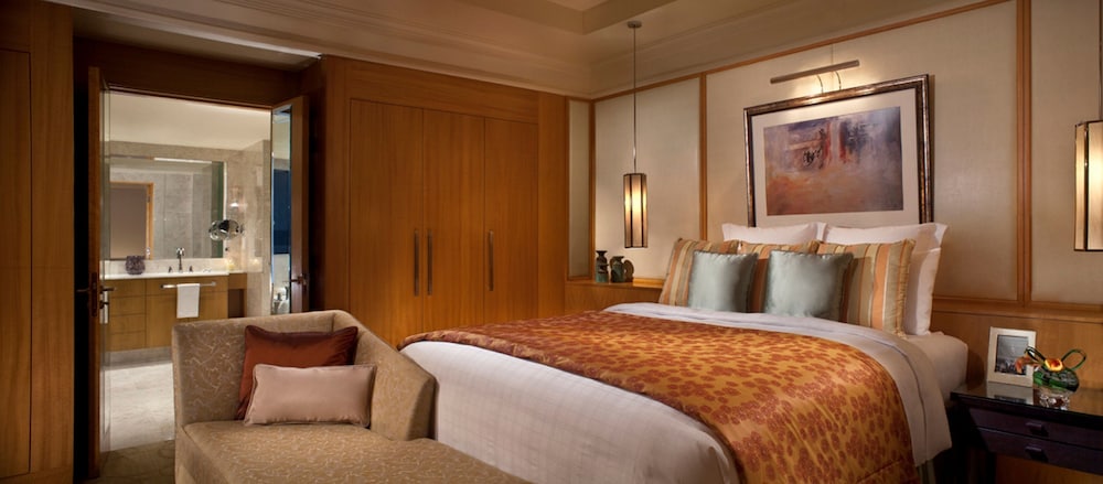 The Ritz-Carlton DIFC Executive Residences 9/31