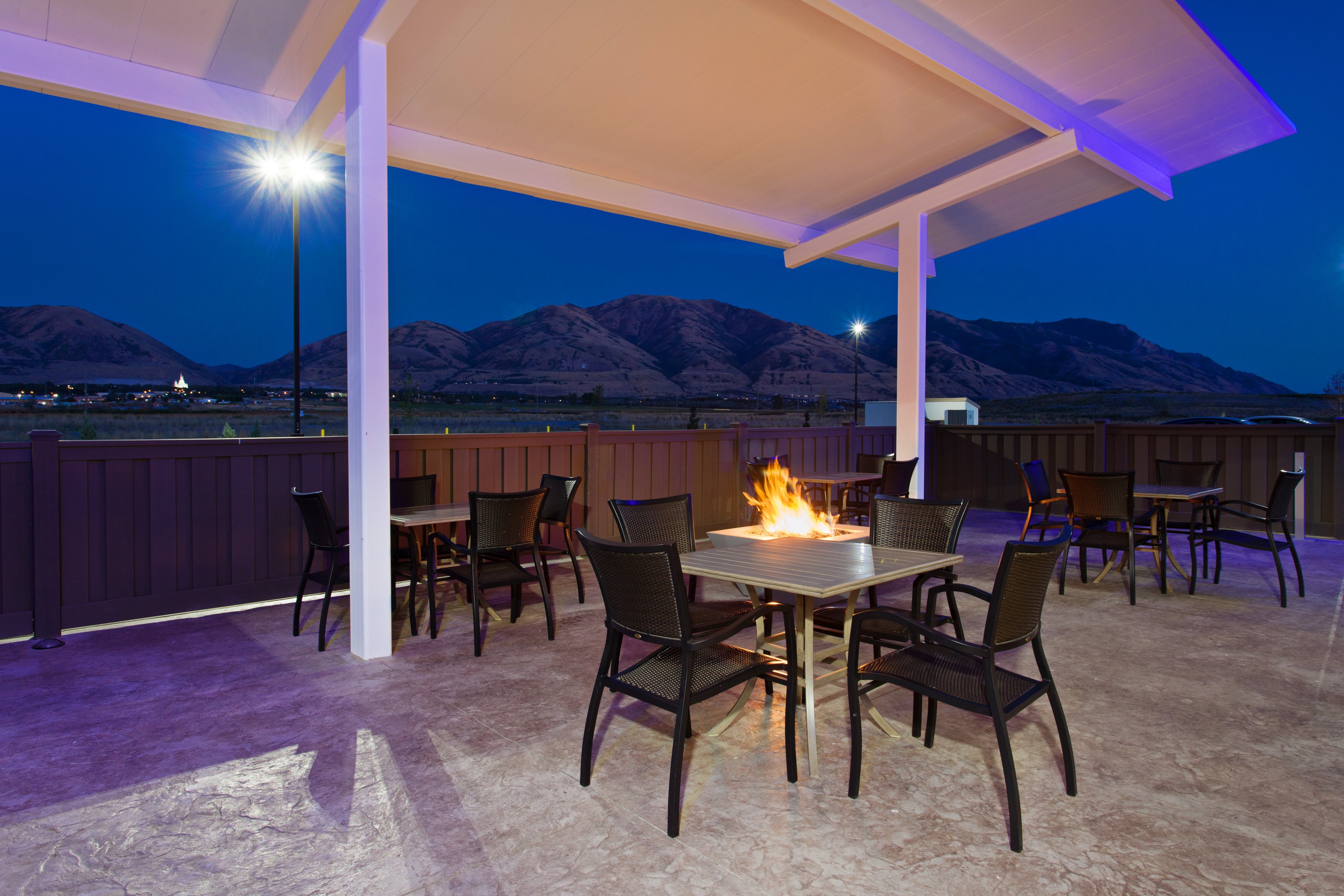 HOLIDAY INN EXPRESS & SUITES BRIGHAM CITY - NORTH UTAH 45/57