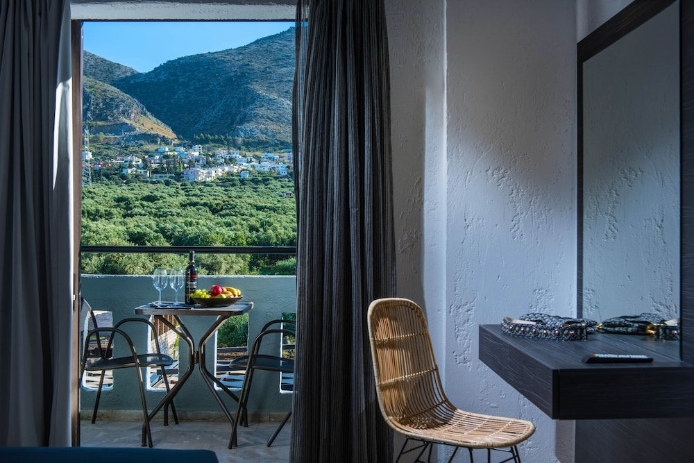 Indigo Suites Collection 50/50