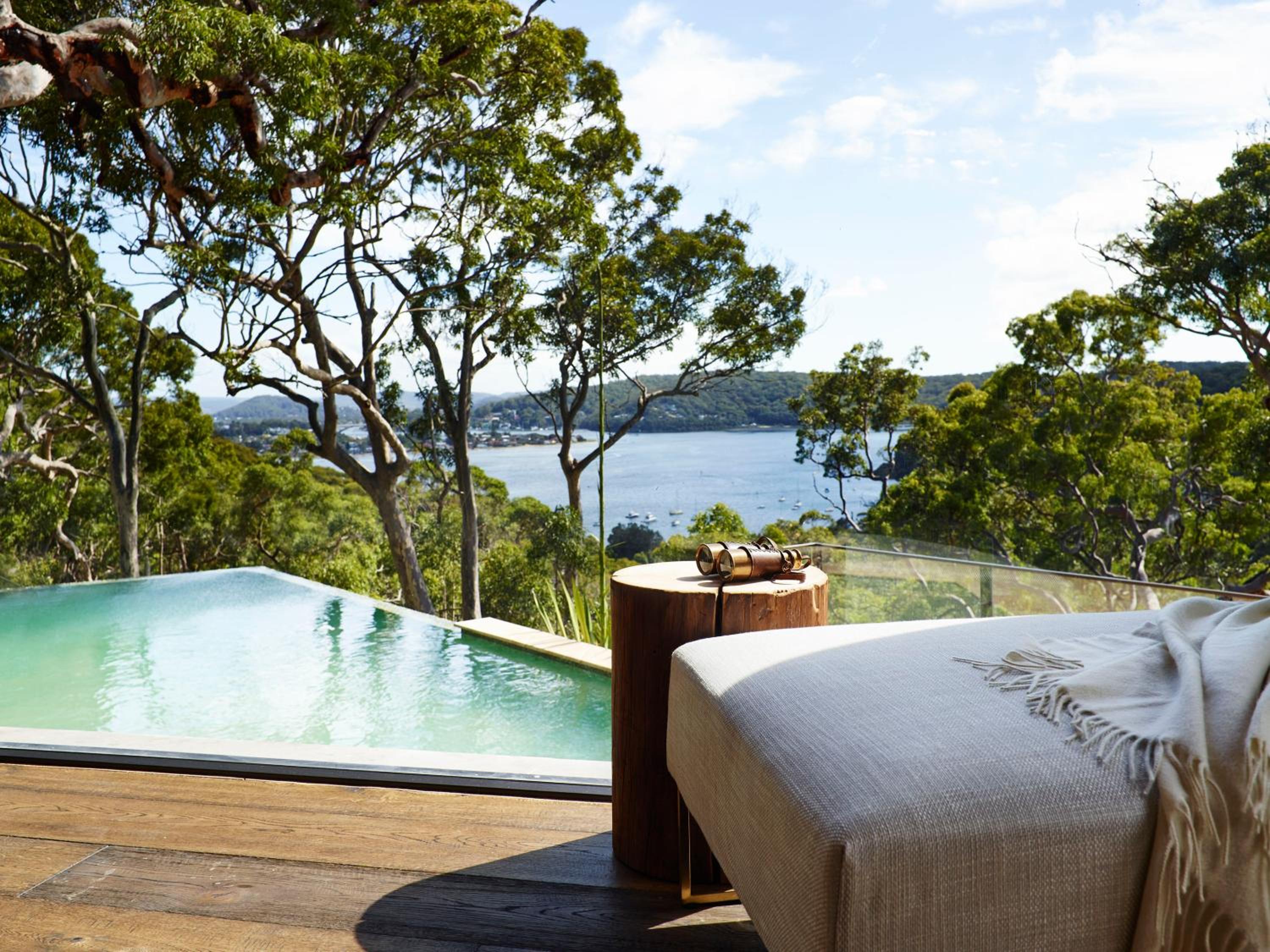 Pretty Beach House 24/28