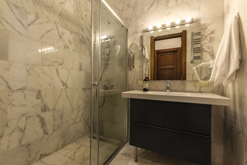 Raven Suites Old City Istanbul 2/21