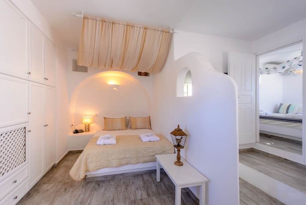 ASPALATHRAS WHITE HOTEL 10/50